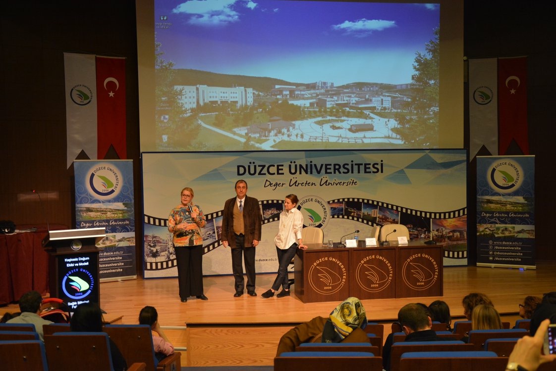 Düzce Üniversitesi'nde 'Keşkesiz Doğum Konferansı'